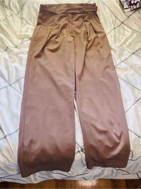 Professional High-Waist Wide Leg Trousers in Buff